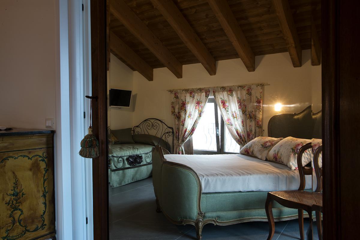Agriturismo Tenuta Casteldardo Besenzone エクステリア 写真